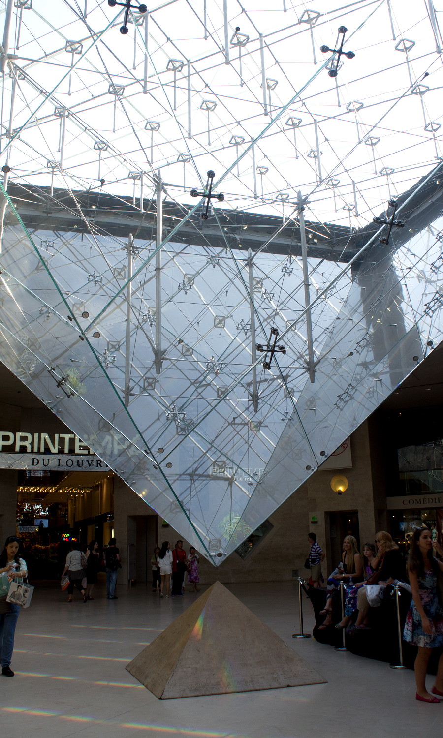 2014-louvre-museum-paris-france-01-2